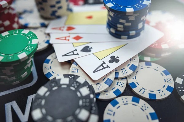 Ceme Online betting interface and hand evaluation on pola800